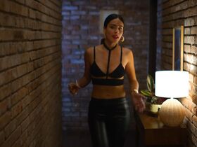 Эсмеральда Пиментел секси – Побудь отцом (2020) #8