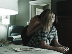 Джуди Грир голая – Шучу s01e08 (2018) #11