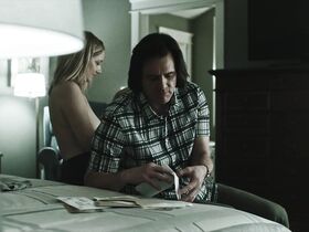 Джуди Грир голая – Шучу s01e08 (2018) #16