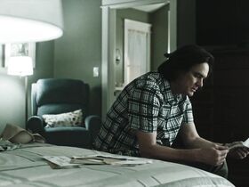 Джуди Грир голая – Шучу s01e08 (2018) #2