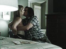 Джуди Грир голая – Шучу s01e08 (2018) #21