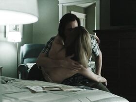 Джуди Грир голая – Шучу s01e08 (2018) #23