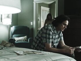 Джуди Грир голая – Шучу s01e08 (2018) #4