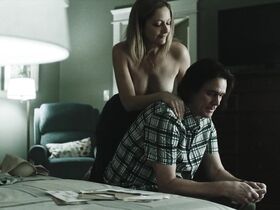 Джуди Грир голая – Шучу s01e08 (2018) #9