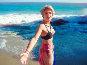 Анна Брюстер голая, Габриэль Касси голая – Литий Икс (2020) #3