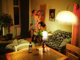 Гиза Флаке секси, Изабель Тираух секси – Für Umme (2020) #4