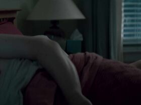 Мэгги Джилленхол голая – Воспитательница (2018) #10