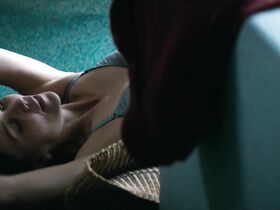 Мэгги Джилленхол голая – Воспитательница (2018) #9