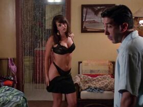 Жаклин Обрадорс секси – Шесть дней, семь ночей (1998) #4