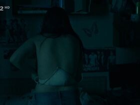 Джулия Иса секси – Na krátko (2018) #2