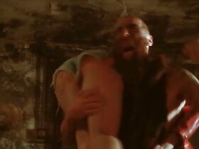 Малгожата Круковская секси – Красная Шапочка (2015) #6