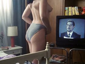 Эстер Дель Прадо голая – Ограбление драгоценности (1991) #7