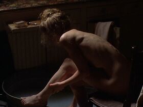 Сисси Спейсек голая – Бродяга (1981)