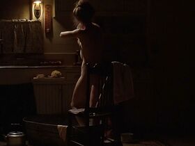 Сисси Спейсек голая – Бродяга (1981) #6