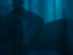 Оливия Ченг голая, Дайэнн Доан голая – Воин s02e01 (2020) #4