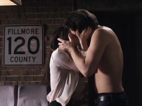 Джина Холден секси – Жизнь непредсказуема s01e06 (2010) #3