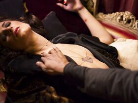 Эрендира Ибарра голая, Дайна Соледад Липароти секси – Черное пламя (2020) #7