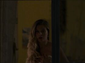 Тиера Сковбай секси – Лето 84 (2018) #6