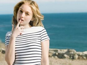 Карсон Мейер секси, Бьянка А. Сантос секси, Памела Андерсон секси, Молли Рингуолд секси – SPF-18 (2017) #3