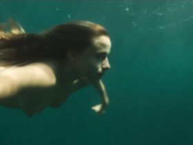 Катерина Биасиол голая, Сабрина Мартина голая – Молчание воды s01e01, e02, e03, e07, e08 (2019) #4