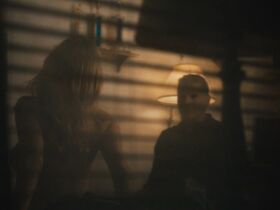 Эддисон Тимлин голая – Спать в пластике (2019) #8