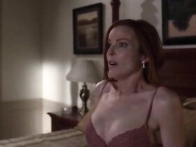 Марсия Кросс секси – Отчаянные домохозяйки s03e01 (2004) #6