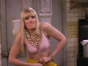 Бет Берс секси – Две девицы на мели s03e16 (2013)