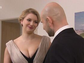 Мальвина Пахлова секси – The Street e3851 (2020) #5