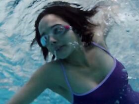 Карла Кроум секси – Мимо цели s01e02 (2012)