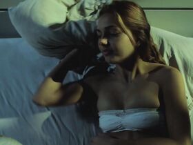 Стефания Поталиво секси – Сверхъестественные истории (2012) #5