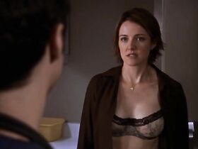 Криста Миллер секси – Клиника s01e06 (2001)