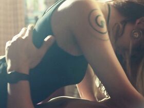 Мириам Леоне голая – Любовь под домашним арестом (2019) #4