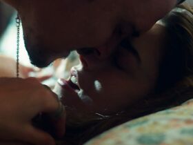 Мириам Леоне голая – Любовь под домашним арестом (2019) #9