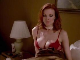 Марсия Кросс секси – Отчаянные домохозяйки s01e06 (2004) #10