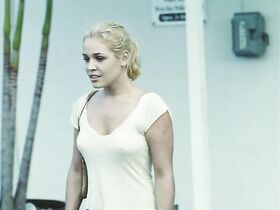 Агнес Брукнер секси – Гавань (2004)