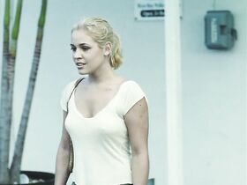 Агнес Брукнер секси – Гавань (2004) #3