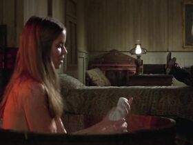 Барбара Бах голая – Отряд 10 из Навароне (1978) #1