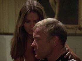 Барбара Бах голая – Отряд 10 из Навароне (1978) #8