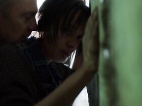 Карла Кроум секси – Мимо цели s01e03 (2012) #2