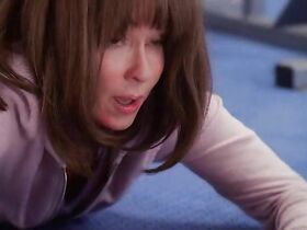 Патриша Хитон секси – Бывает и хуже s08e04 (2016) #6