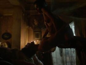 Карла Кроум голая – Карнивал Роу s01e01 (2019) #6