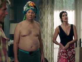 Бетси Брандт секси – Жизнь в деталях s03e01 (2016) #4