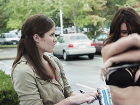 Жаклин Макиннес Вуд секси – Пункт назначения 5 (2011) #1