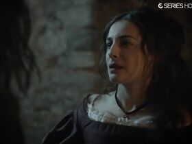 Амира Касар секси – Версаль s01e06 (2015) #1