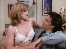 Кортни Торн-Смит секси – Мелроуз Плэйс s02e30 (1994) #5