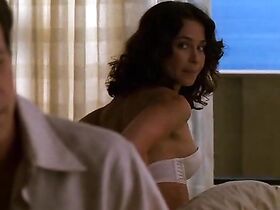 Джули Уорнер секси – Части тела s01e09 (2003)