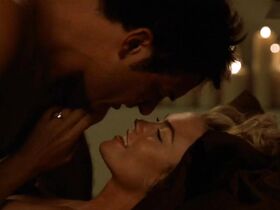 Келли Карлсон секси, Рона Митра секси – Части тела s03e03 (2005) #4