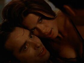 Келли Карлсон секси, Рона Митра секси – Части тела s03e03 (2005) #5