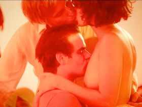 Люси Хайнце голая – Место преступления e920 (2014)