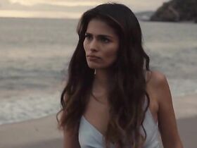 Сара Саламо секси – Отряд Коста-дель-Соль s01e03 (2019)